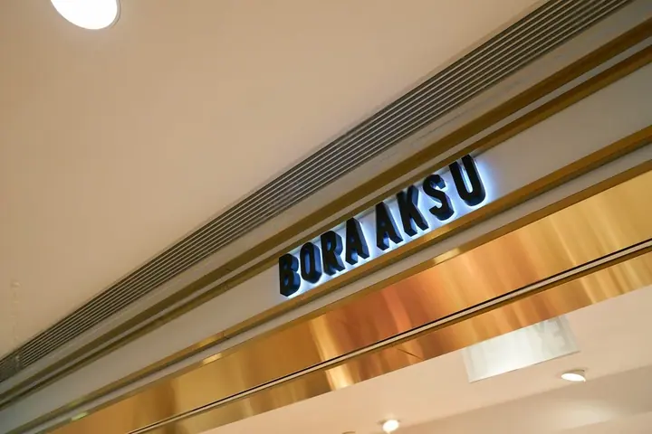 5 Ways Custom Storefront Signs Can Boost Your Business